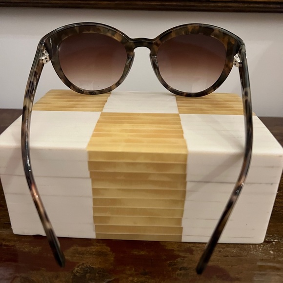 Nina Ricci sunglasses, NR3729, tortoise frames, 51/21,135, excellent condition! - Picture 3 of 8